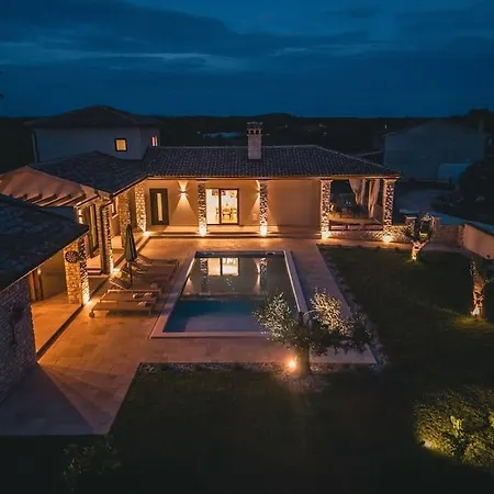 Lere By Istrialux Villa